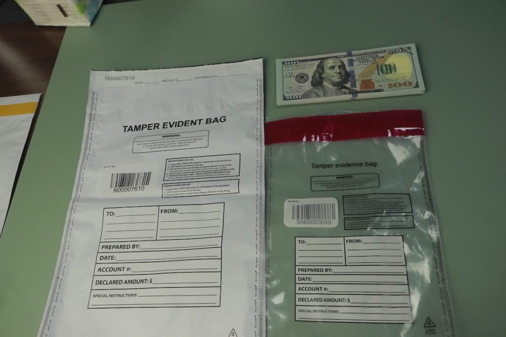 Why Banks Need Tamper Proof Bags: Features, Use Cases, and Compliance 5 secure bank money bags